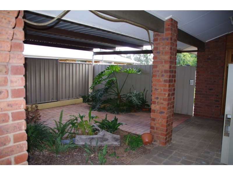 12 Kamarooka Street, Barooga NSW 3644