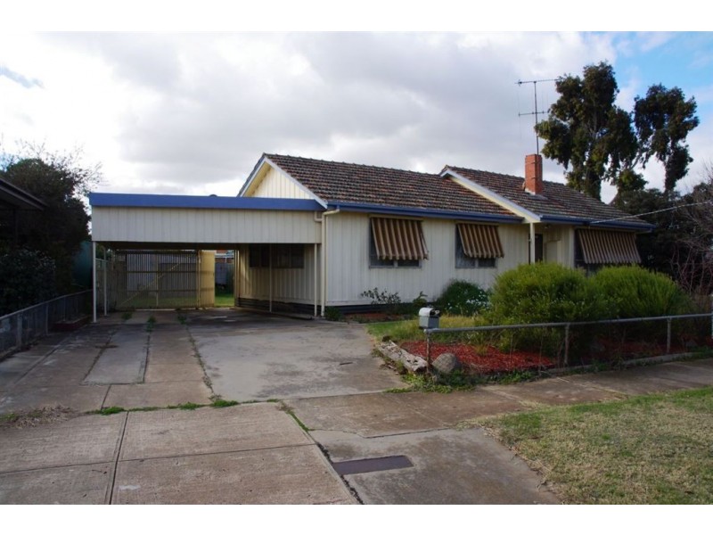 2 Stokes Avenue, Cobram VIC 3644