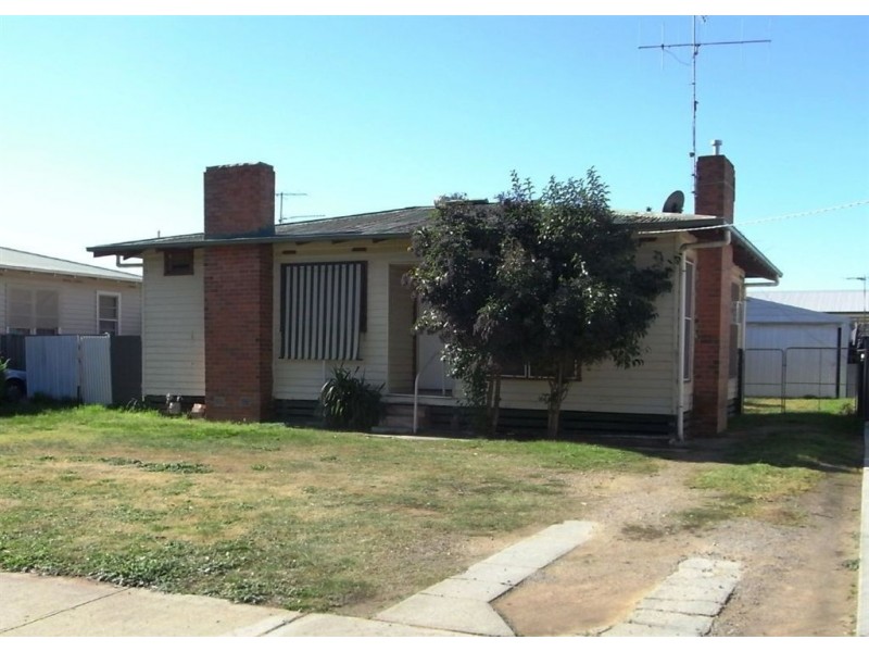 16 Gemmill Street, Cobram VIC 3644