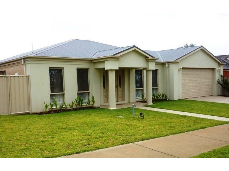 22 Apricot Circuit, Cobram VIC 3644