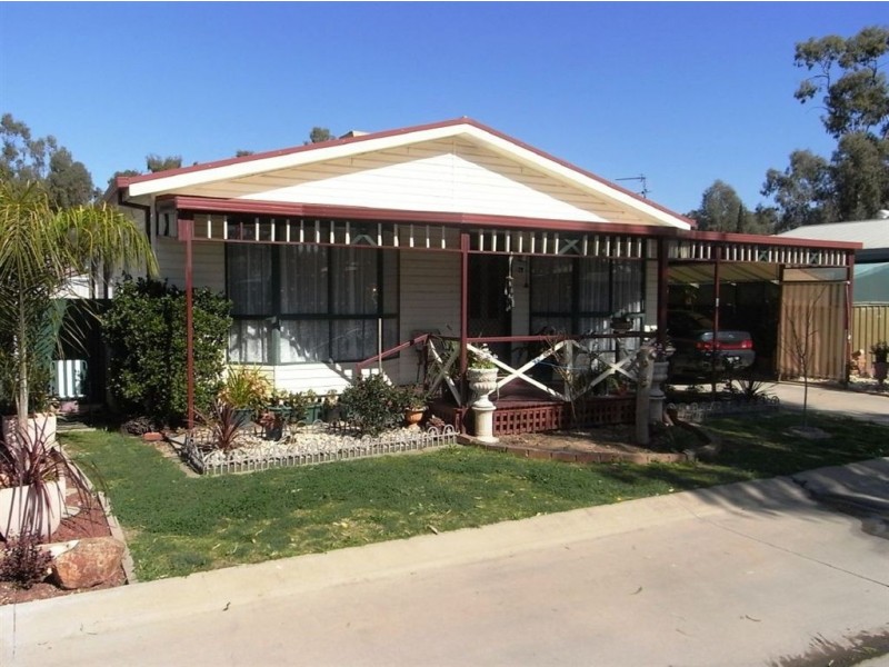 11 Gumview Court Oasis Village, Cobram VIC 3644