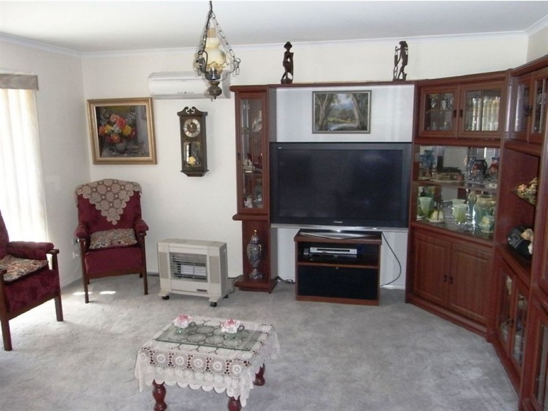 11 Gumview Court Oasis Village, Cobram VIC 3644
