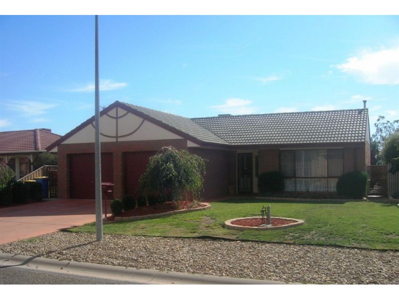 18 Sturt Street, Cobram VIC 3644