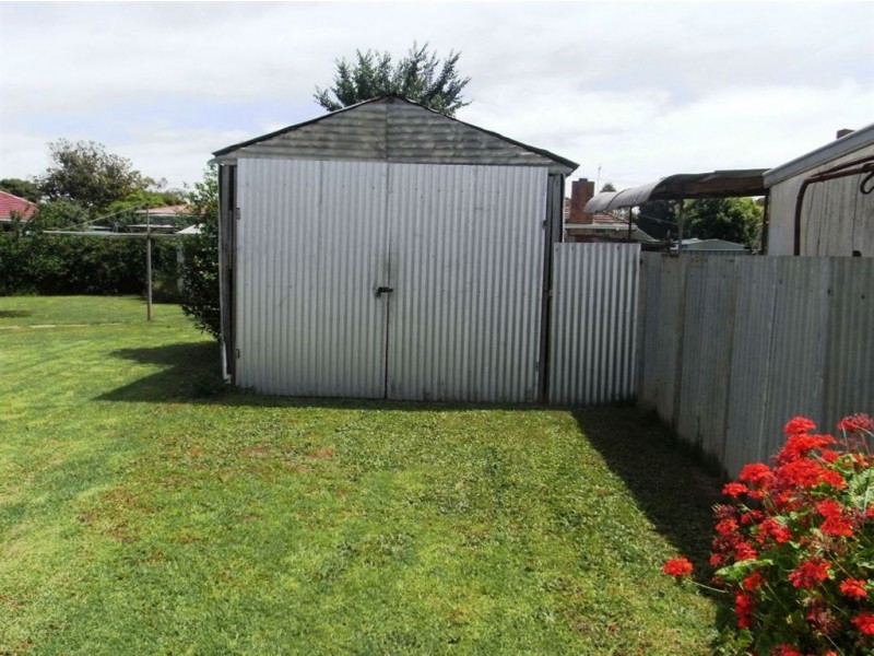 17 Lisfarron Avenue, Cobram VIC 3644
