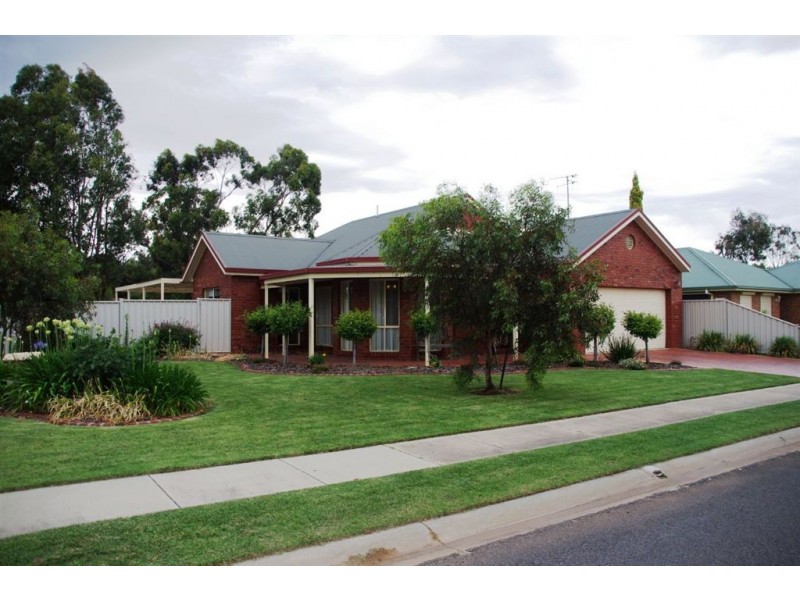 24 Anvil Street, Cobram VIC 3644