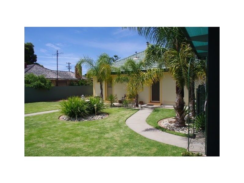37 Mookarii Street, Cobram VIC 3644