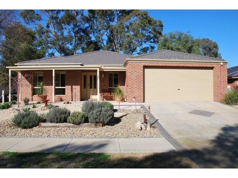 14 Burke Court, Cobram VIC 3644