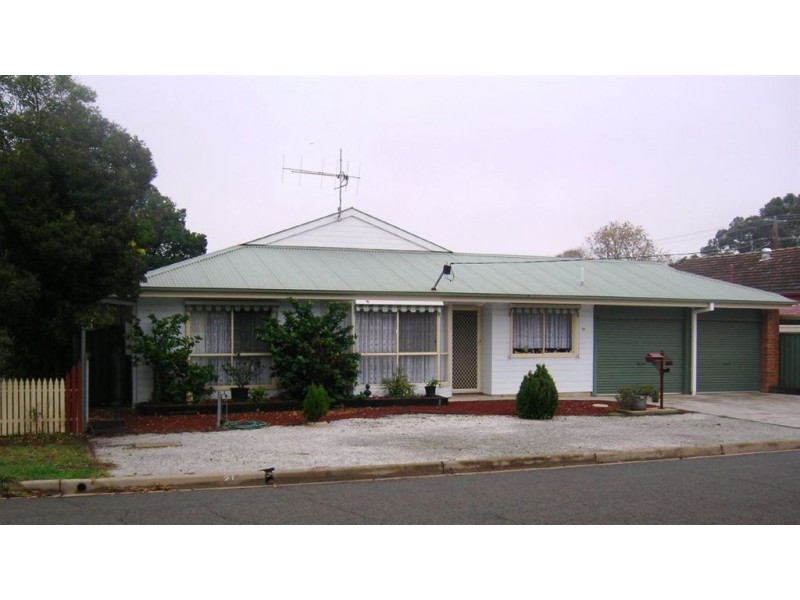 21 Glenavon Avenue, Cobram VIC 3644