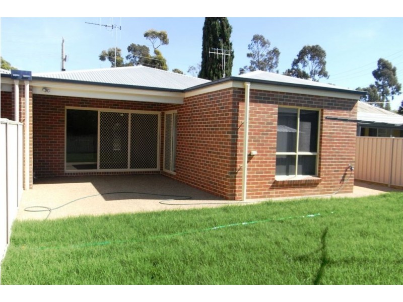 2B Gemmell Street, Cobram VIC 3644