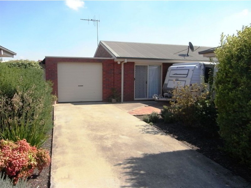 3/8 Waratah Court, Cobram VIC 3644