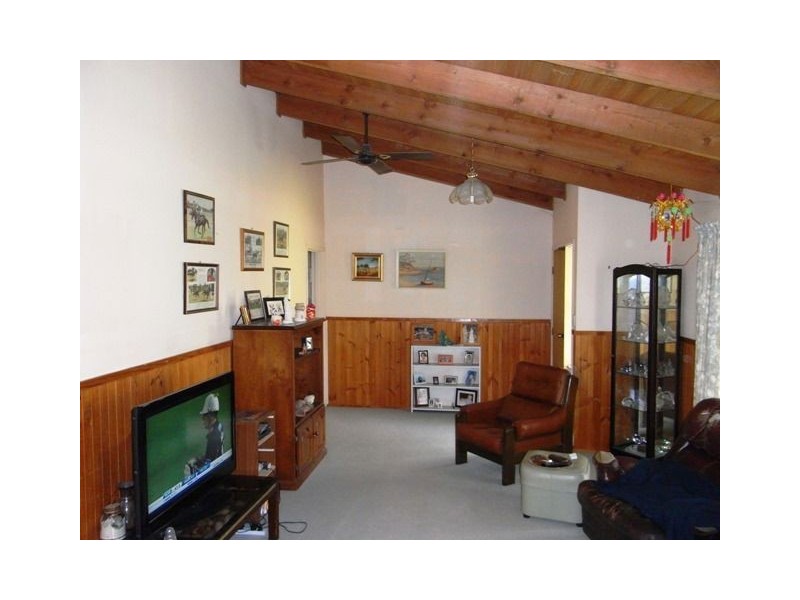 8 Ross Road, Katamatite VIC 3649