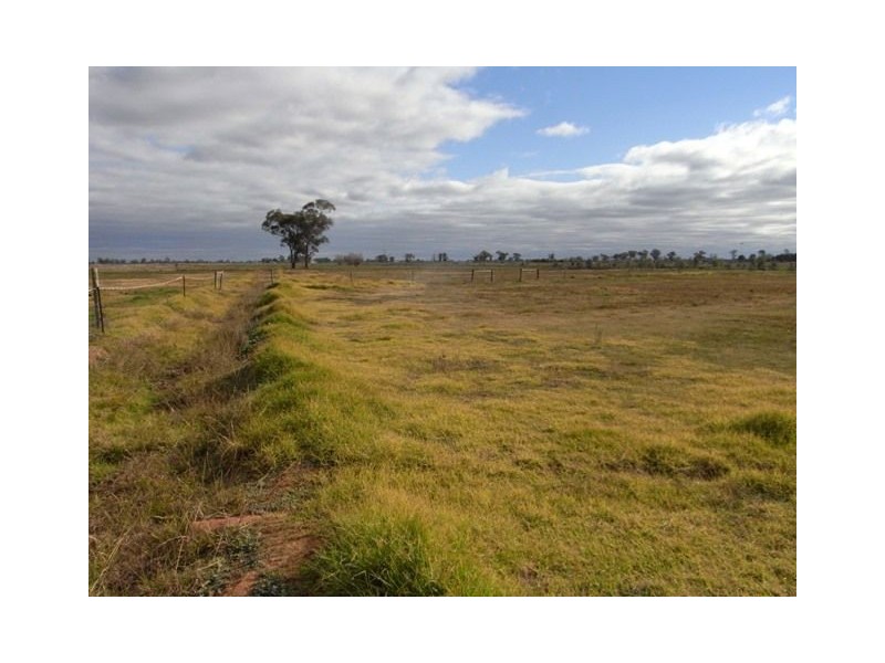 8 Ross Road, Katamatite VIC 3649