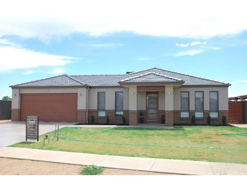 12 Dudley Park Lane, Cobram VIC 3644