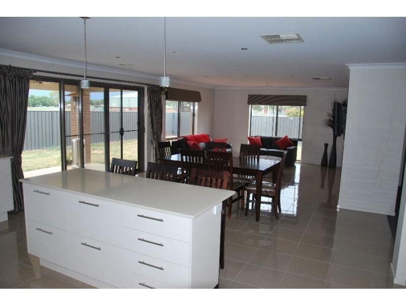 12 Dudley Park Lane, Cobram VIC 3644