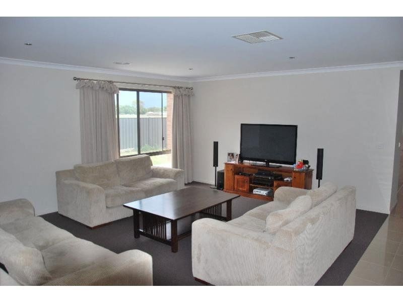 12 Dudley Park Lane, Cobram VIC 3644