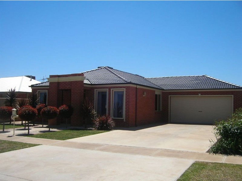 17 Gorton Street, Cobram VIC 3644