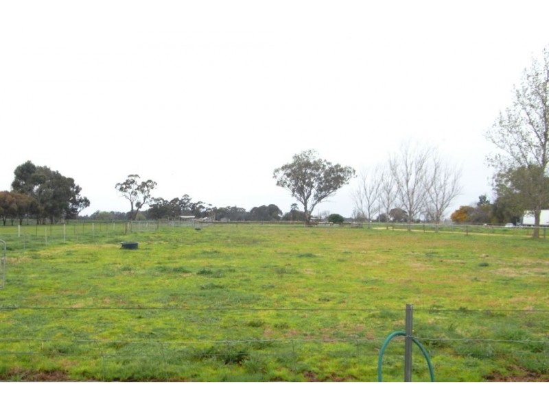 cnr Labuan & Fowlers Road, Strathmerton VIC 3641