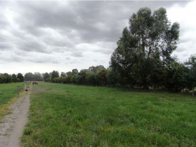 111 Murray Road, Koonoomoo VIC 3644