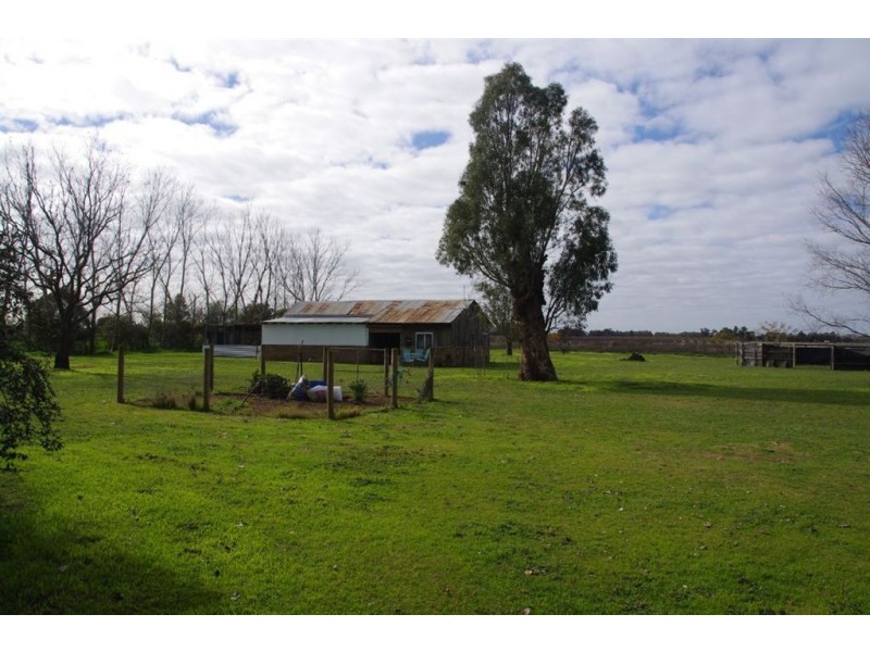 1158 Larissa Road, Yarroweyah VIC 3644