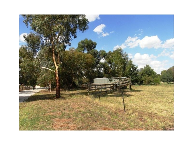 75 Honniball Drive, Tocumwal NSW 2714