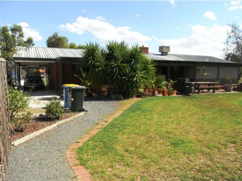 75 Honniball Drive, Tocumwal NSW 2714