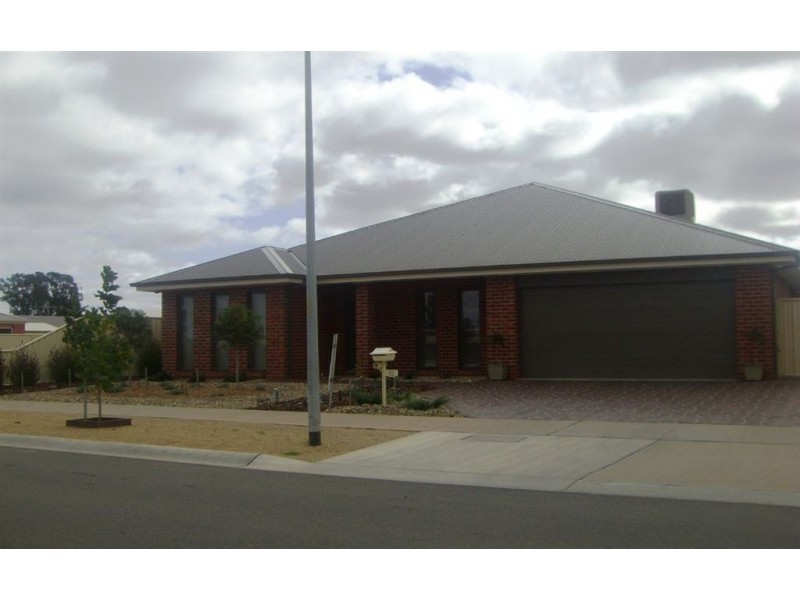 82 Bisogni Drive, Cobram VIC 3644