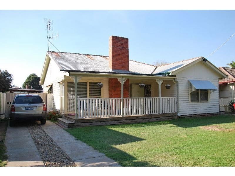 5 Lisfarron Avenue, Cobram VIC 3644