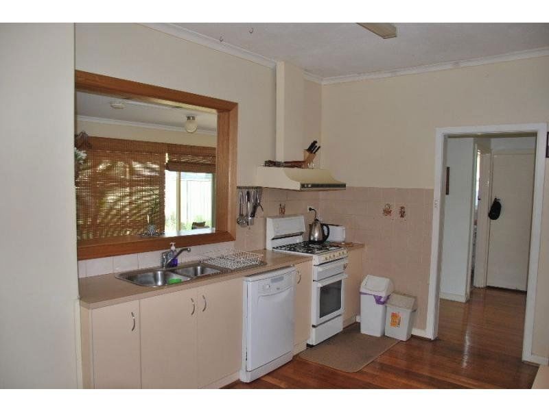 5 Lisfarron Avenue, Cobram VIC 3644