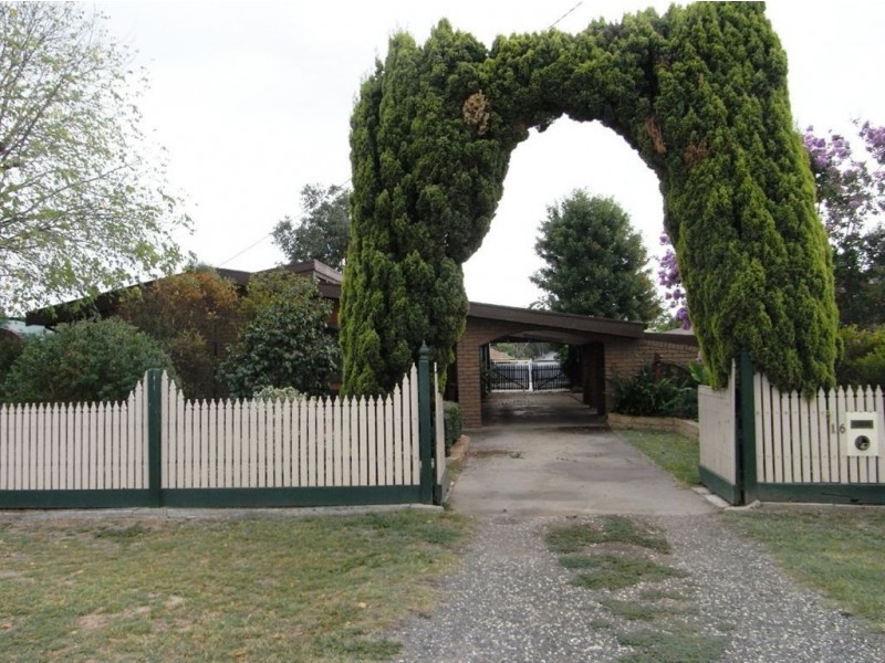 16 Karook Street, Cobram VIC 3644
