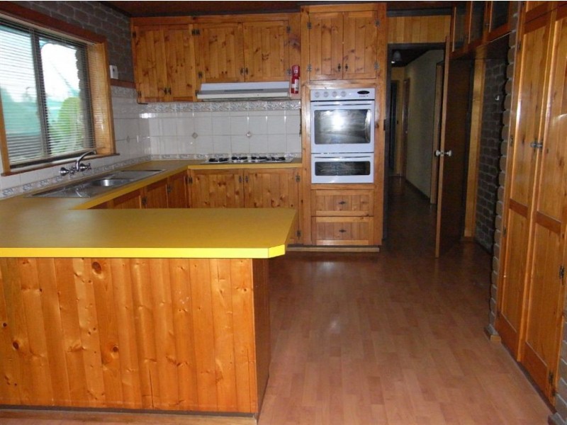 16 Karook Street, Cobram VIC 3644