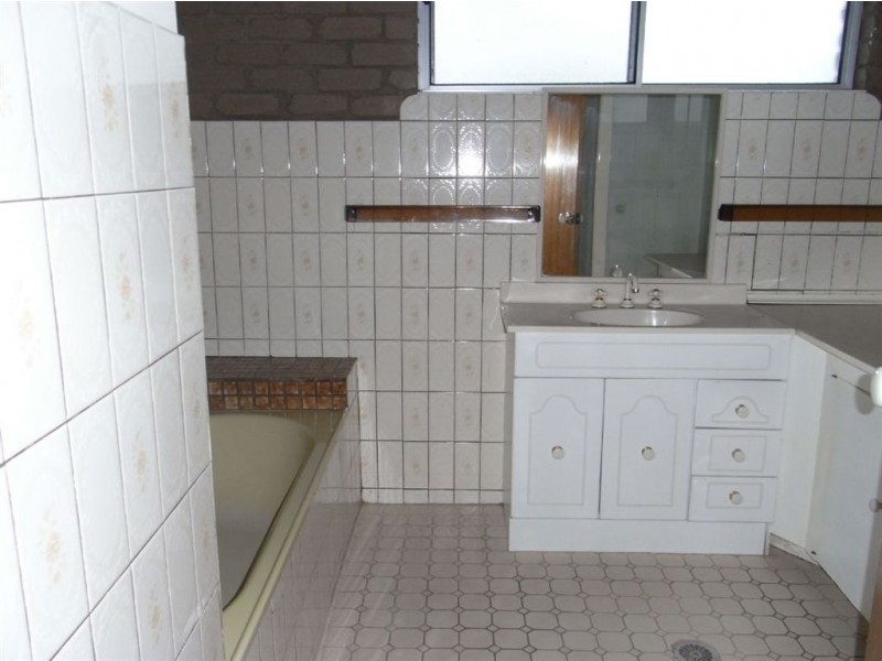 16 Karook Street, Cobram VIC 3644