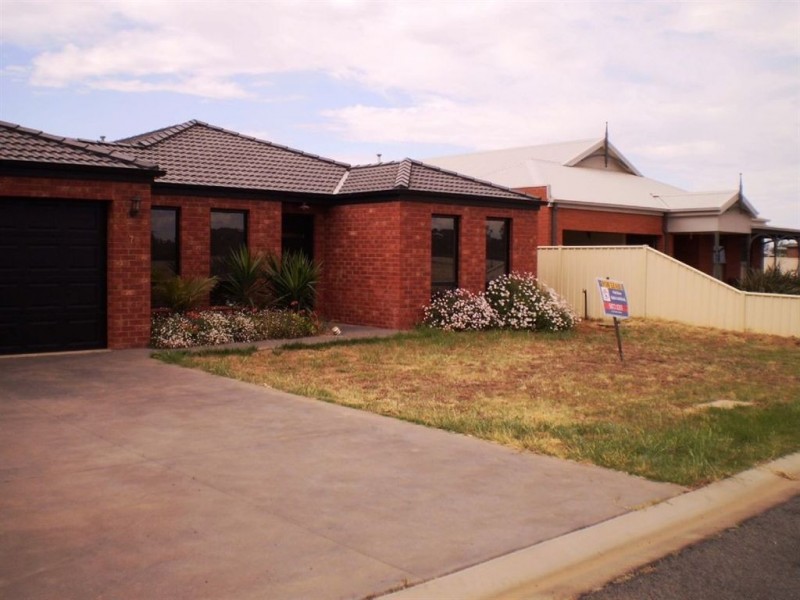 7 Isabel Avenue, Barooga NSW 3644