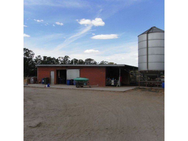 304 Maidment Road, Koonoomoo VIC 3644