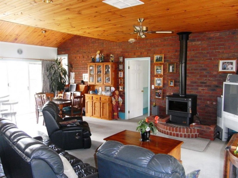 1588 Powerline Road, Boosey VIC 3730