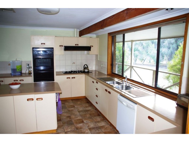 90 Greens Lane, Koonoomoo VIC 3644