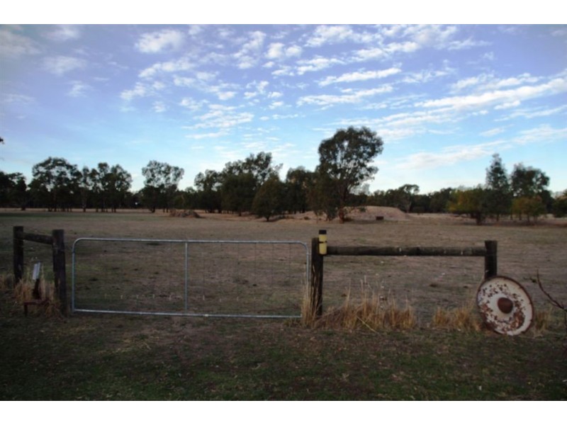 90 Greens Lane, Koonoomoo VIC 3644