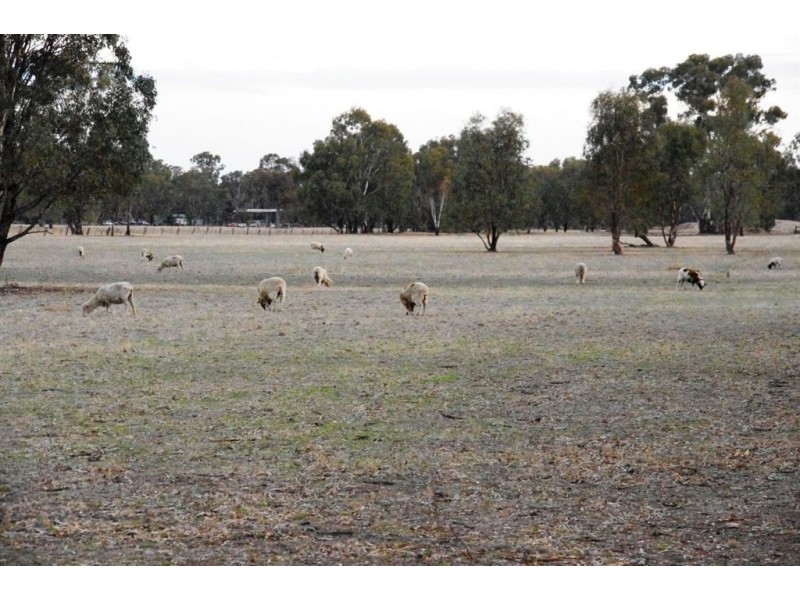 90 Greens Lane, Koonoomoo VIC 3644