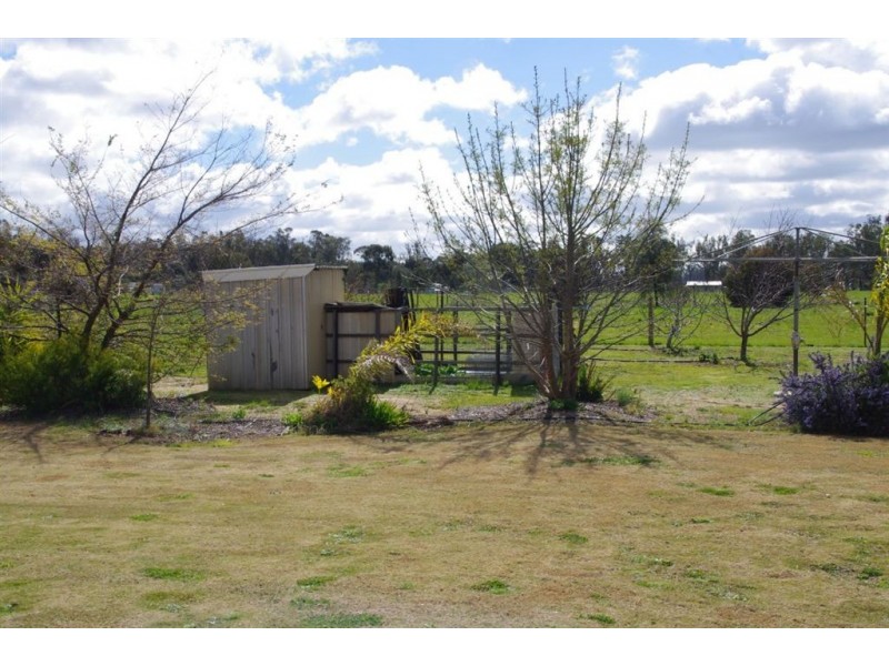 17-19 Ferris Street, Bearii VIC 3641