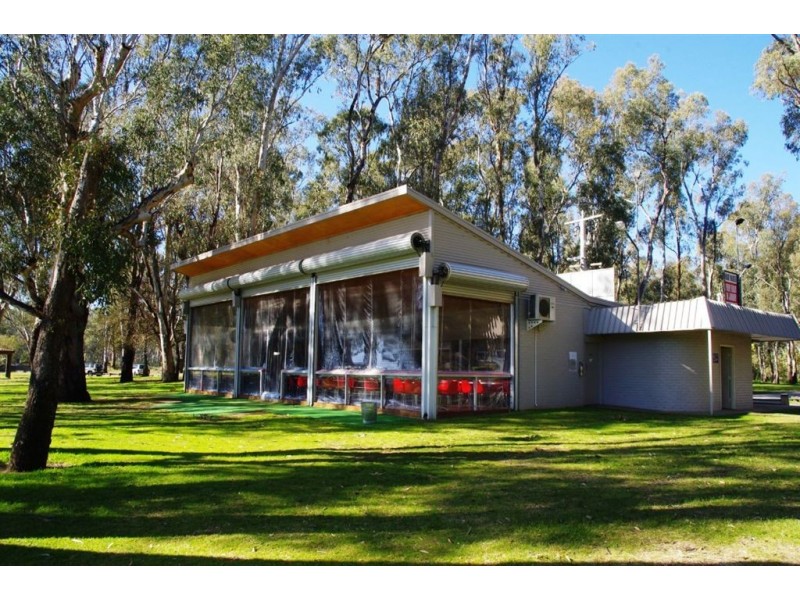 1 Thompsons Beach, Cobram VIC 3644