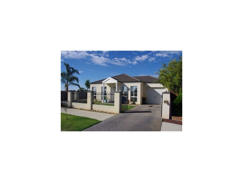 1/9 Lawson Drive, Cobram VIC 3644