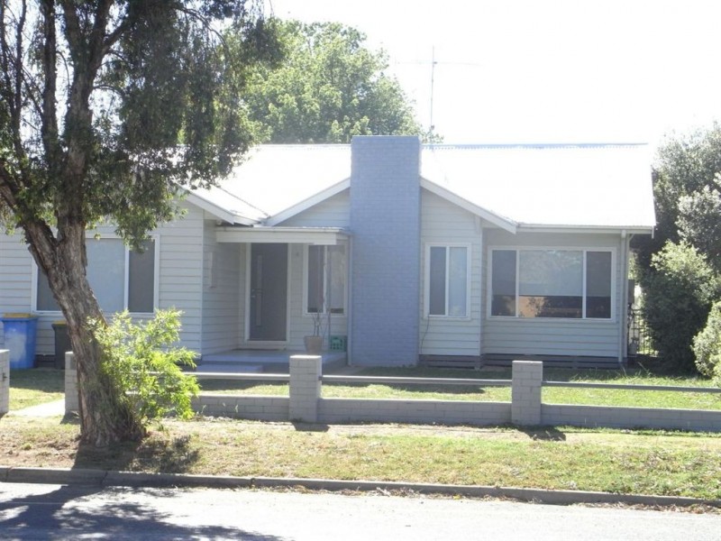4 Warkil Street, Cobram VIC 3644