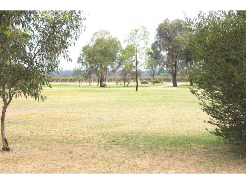 199 Hughes Street, Barooga NSW 3644