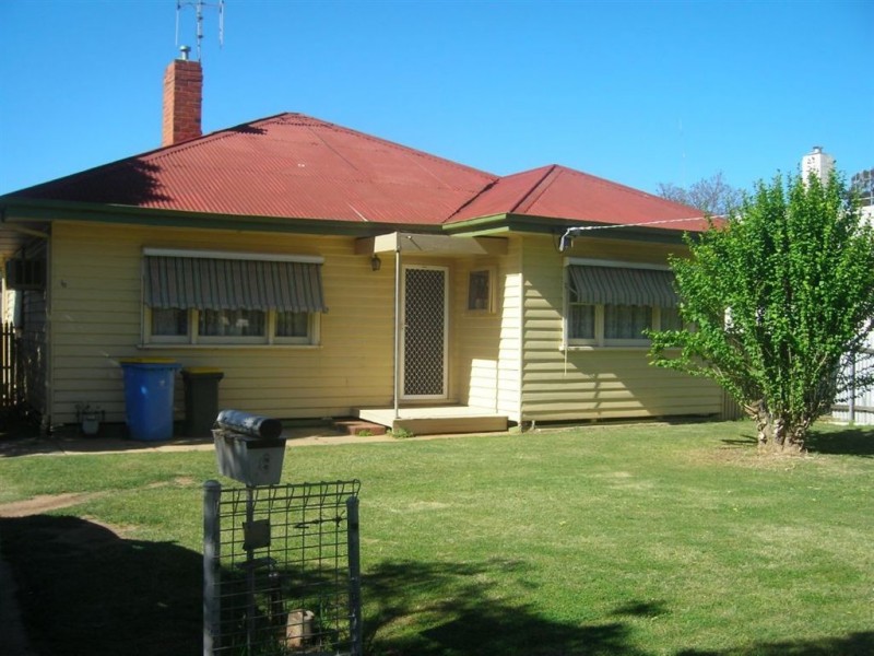 6 Lisfarron Ave, Cobram VIC 3644