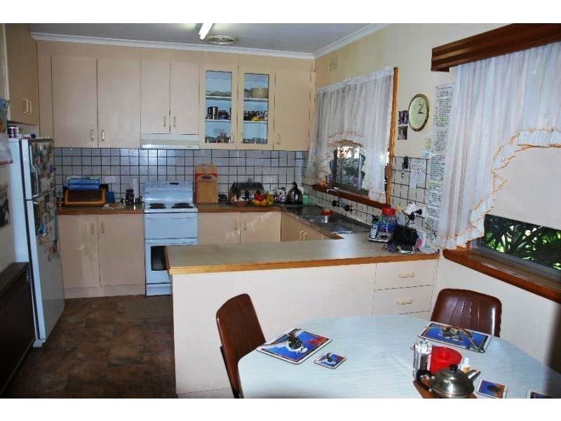 20 Lisfarron Avenue, Cobram VIC 3644