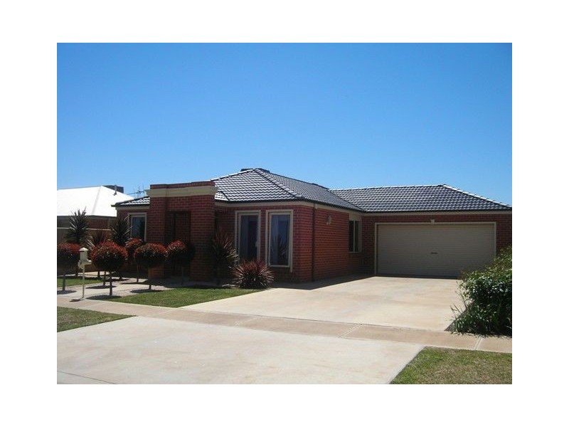 17 Gorton Street, Cobram VIC 3644