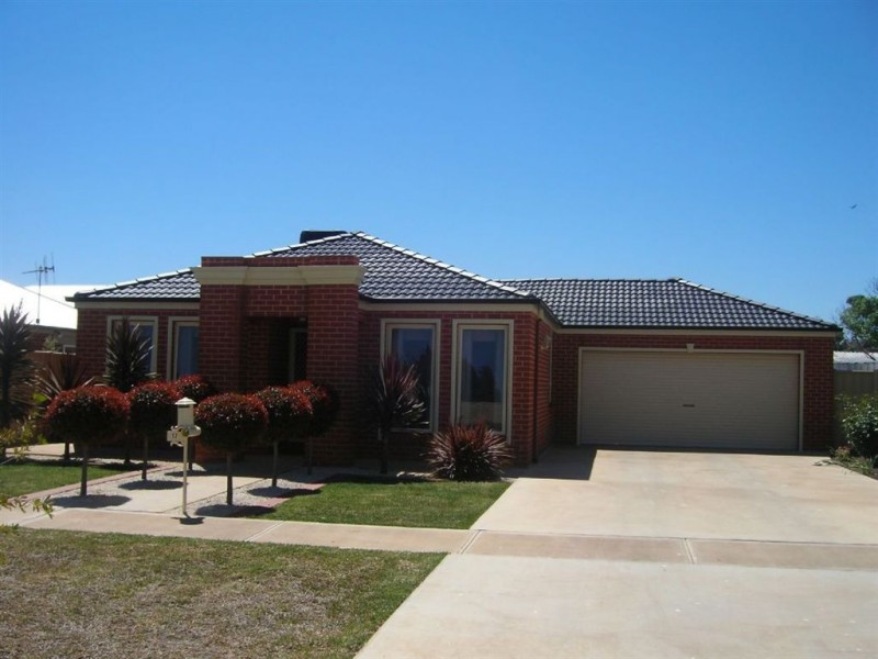 17 Gorton Street, Cobram VIC 3644