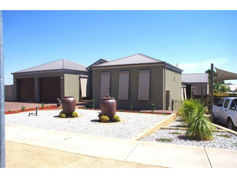 26 Apricot Circuit, Cobram VIC 3644