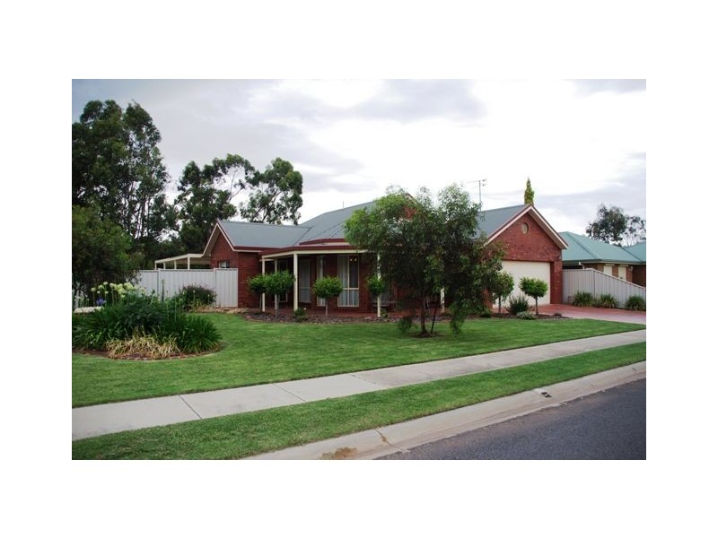 24 Anvil Street, Cobram VIC 3644