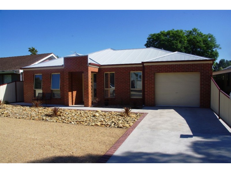 5B Glenavon Avenue, Cobram VIC 3644