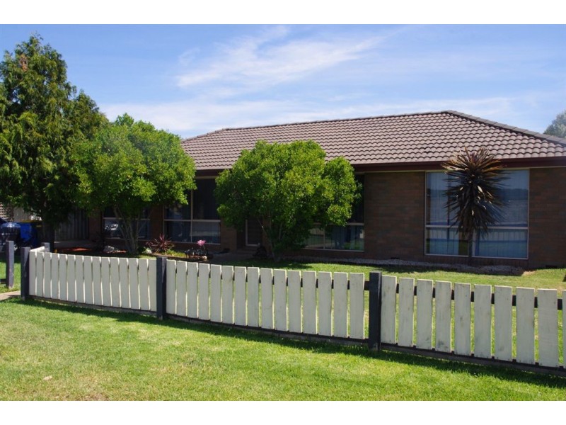 81 Campbell Rd, Cobram VIC 3644